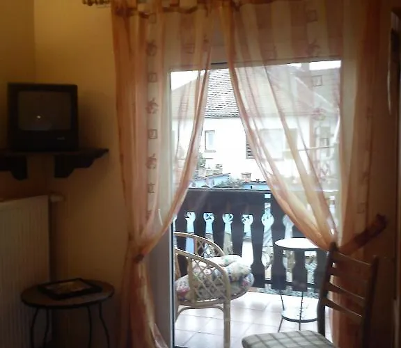 Zur Kueferschenke מלון 3*