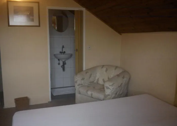 Zur Kueferschenke מלון